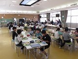 ランチルームでの給食の様子